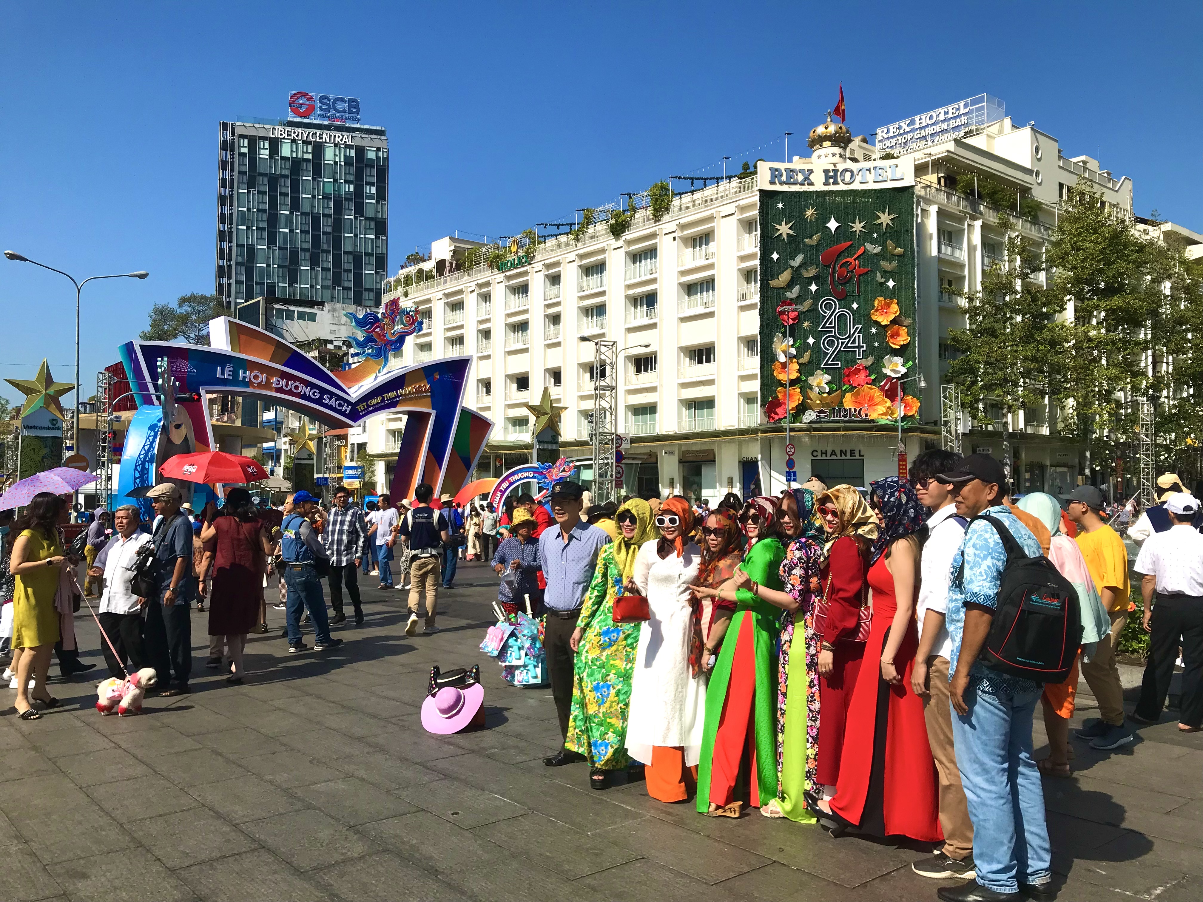 Chung vui mùa xuân an lành