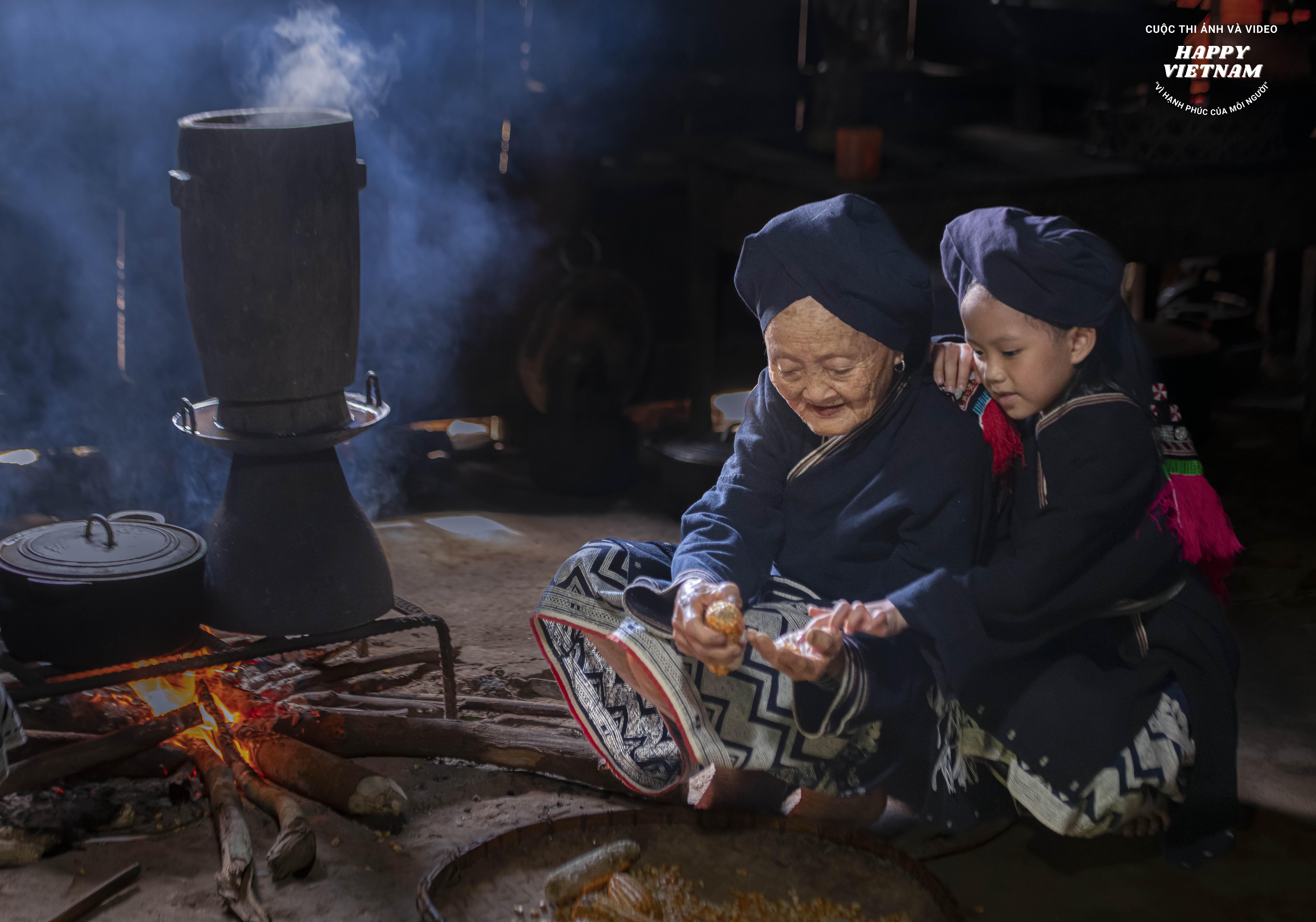 Bên bếp lửa hồng