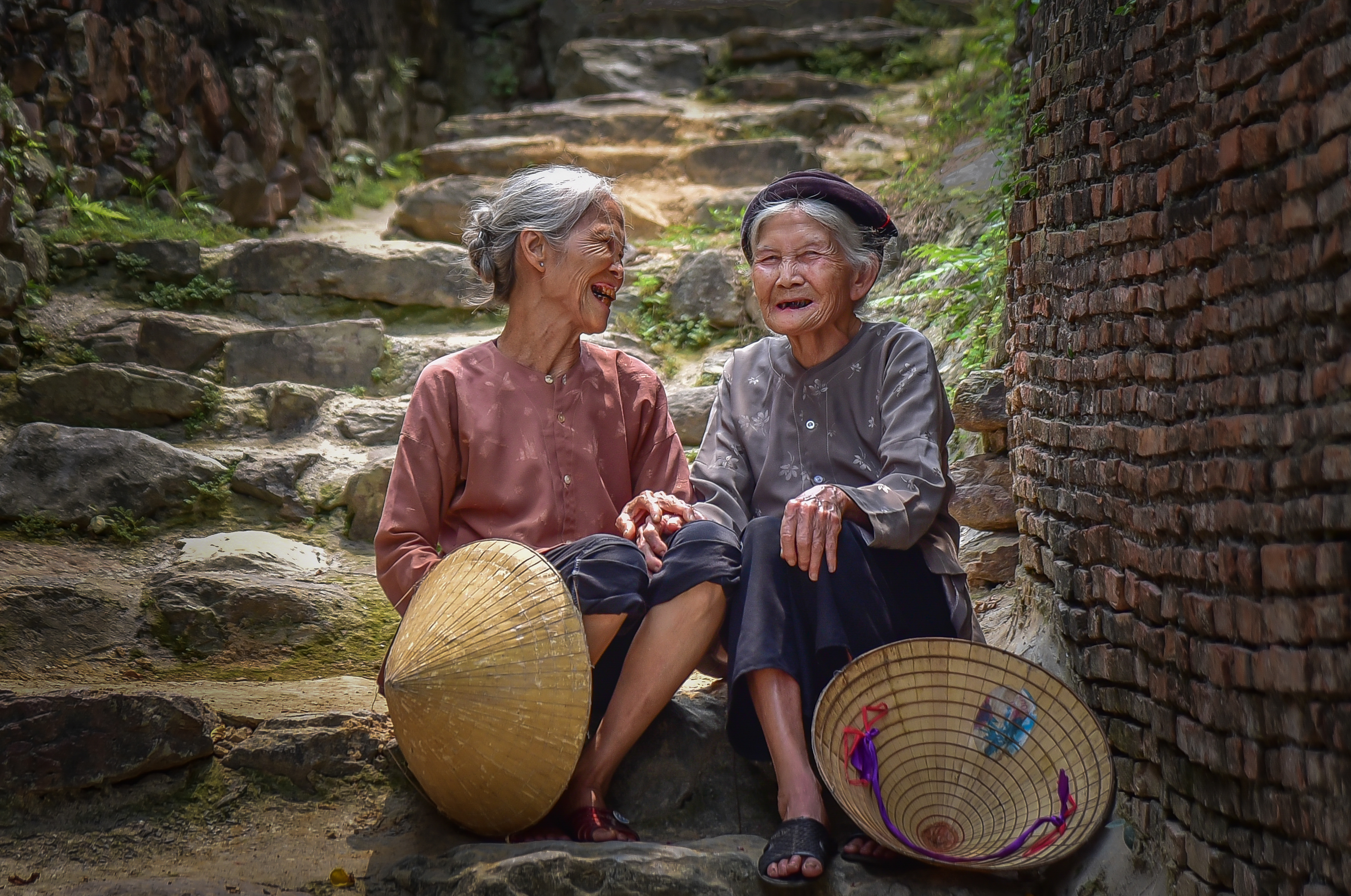 Niềm hạnh phúc của người cao tuổi nơi làng cổ Tiên Hòa