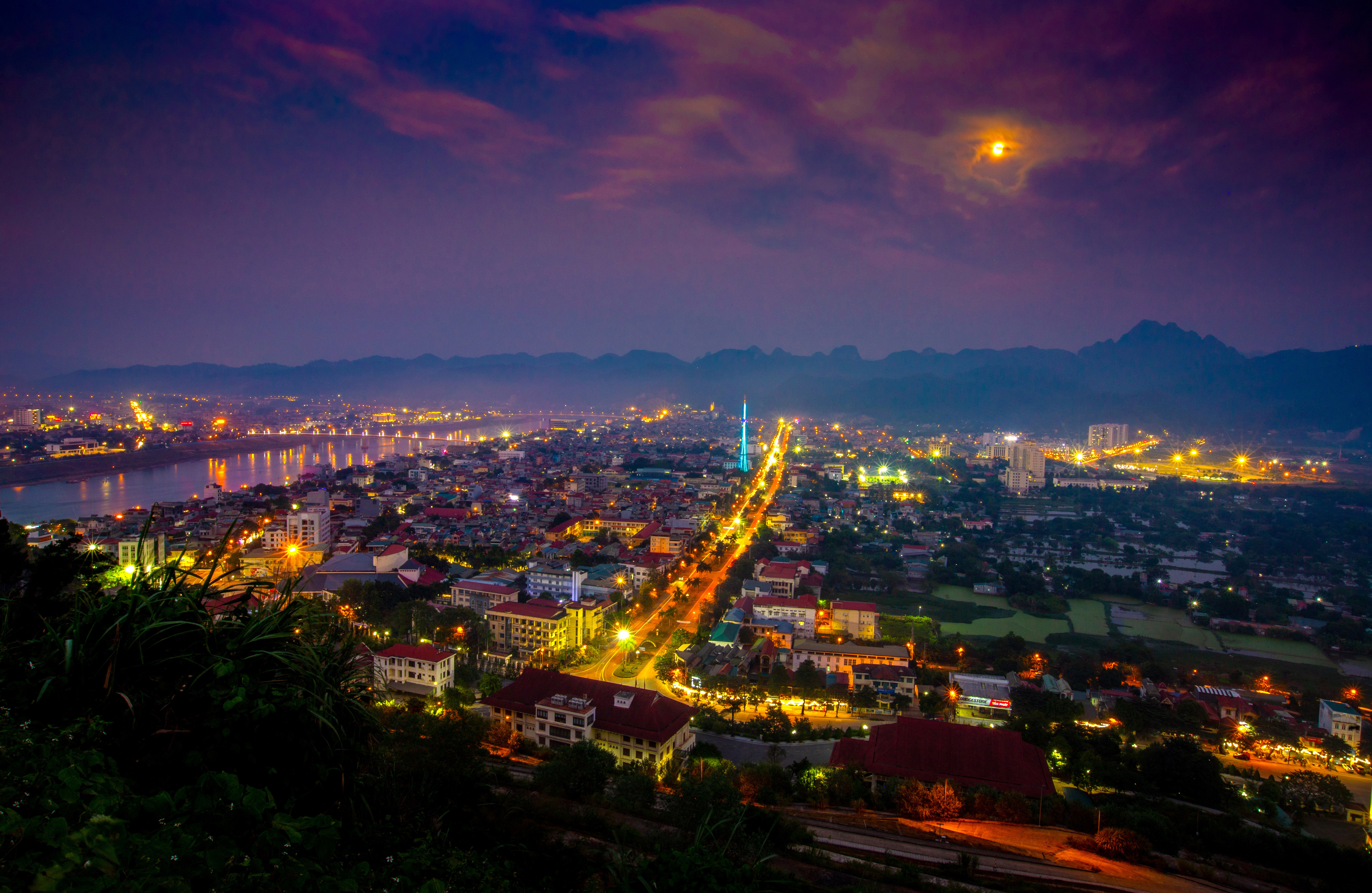 Thành Phố Lên Đèn