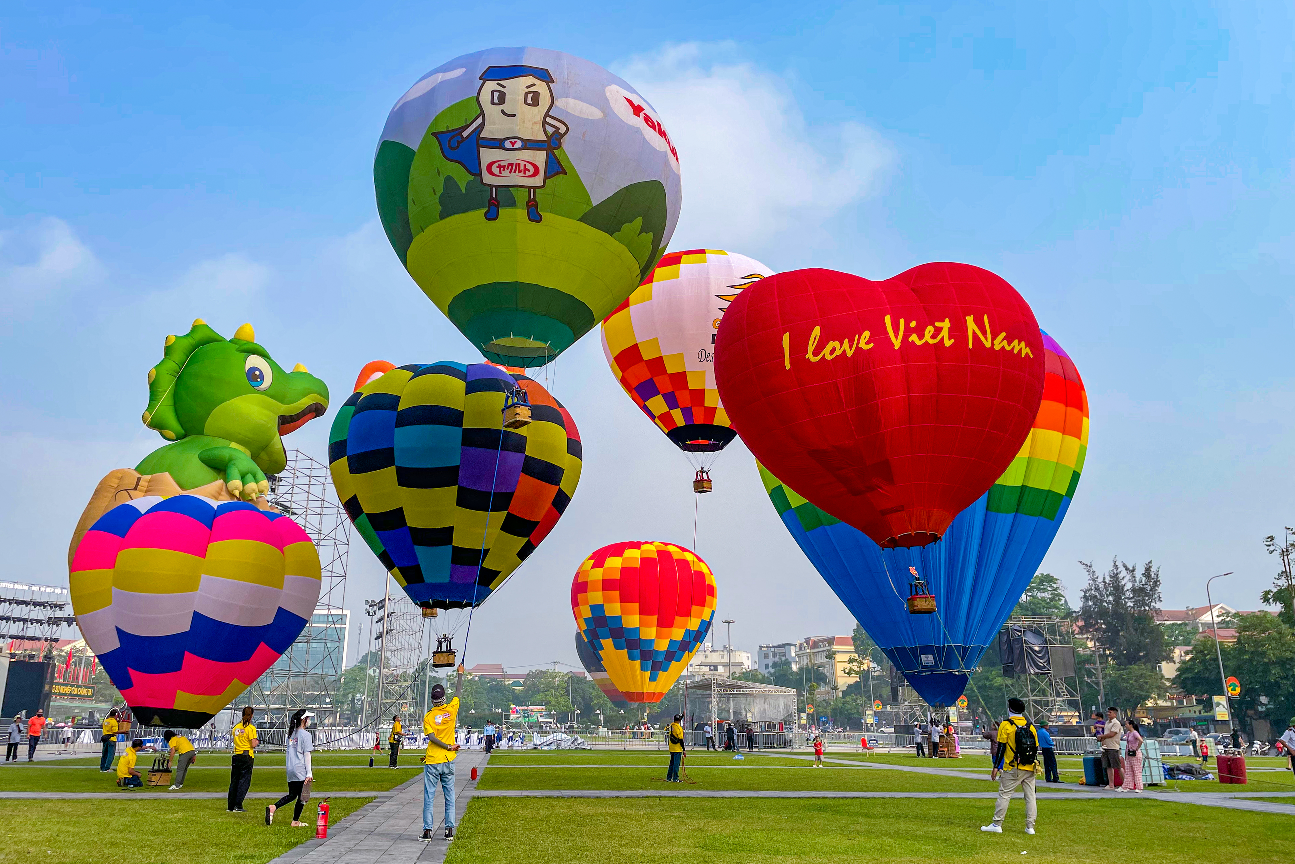 Việt Nam tình yêu muôn màu