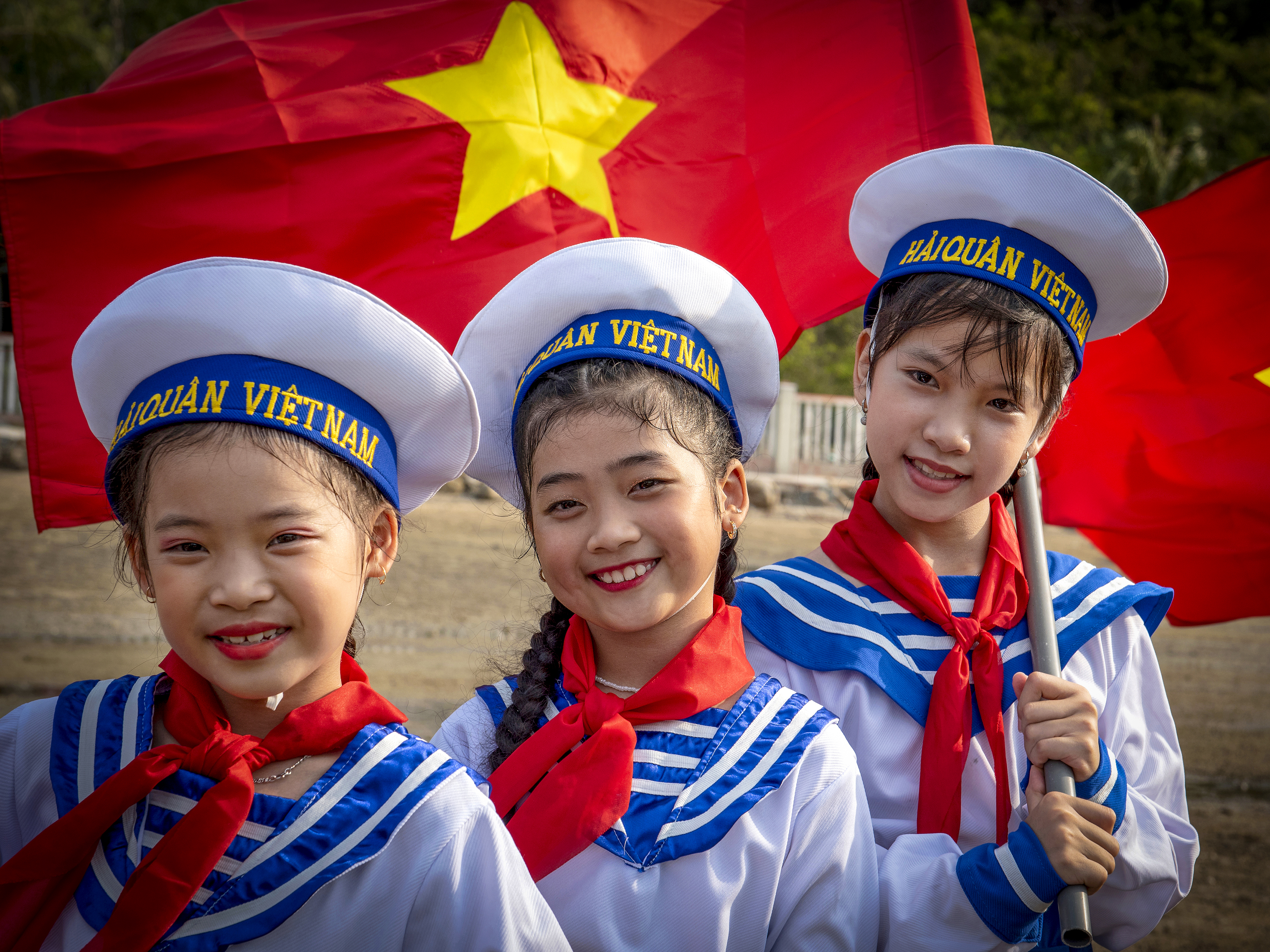 CHÚNG EM LÀ THẾ HỆ TƯƠNG LAI CỦA ĐẤT NƯỚC