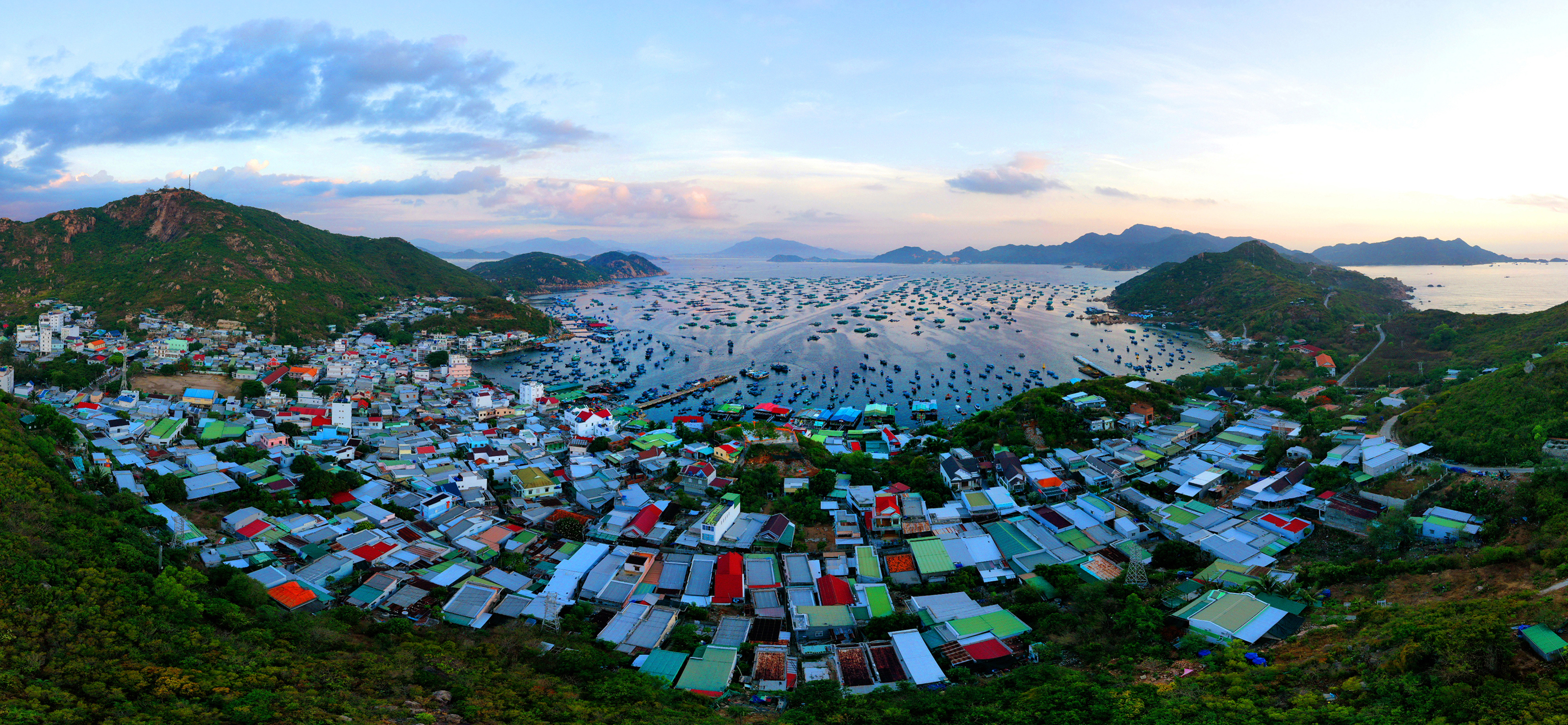 Bình minh trên đảo Bình Ba (Cam Ranh, Khánh Hòa)