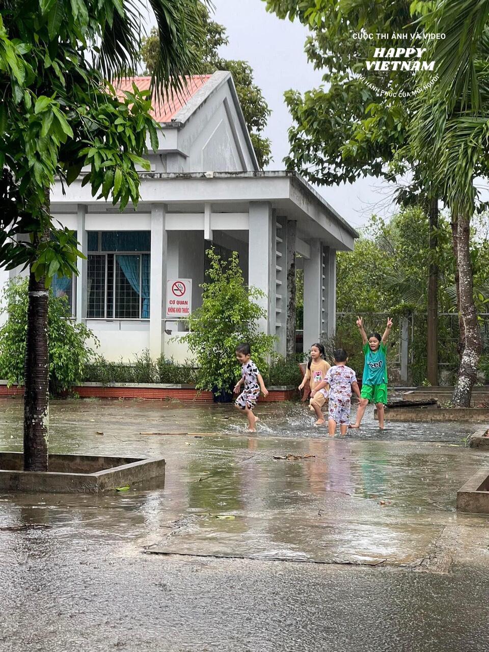 Bathing in the rain of childhood