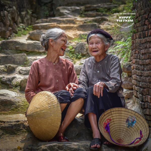 Niềm hạnh phúc của người cao tuổi nơi làng cổ Tiên Hòa