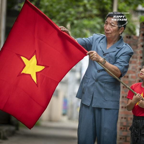 Treo cờ tổ quốc mừng ngày Quốc Khánh 2-9