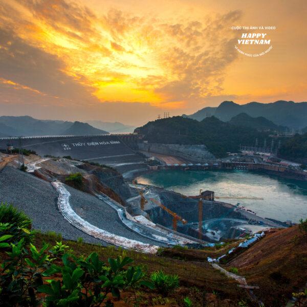 Hoàng Hôn Trên Đập Thủy Điện Hòa Bình