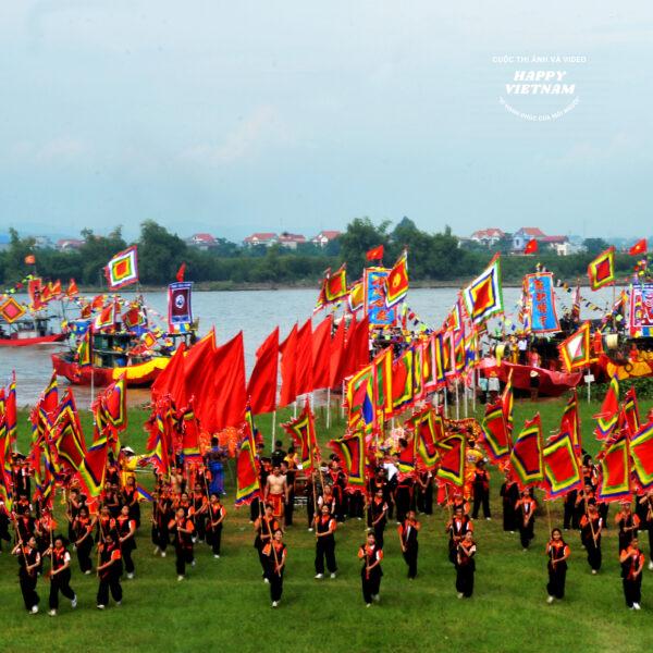Lễ hội mùa thu tại Côn Sơn Kiếp Bạc - Hải Dương kỷ niêm 724 năm ngày mất của Hưng Đạo Vương Trần Quốc Tuấn .